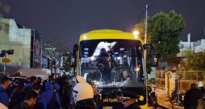 Αναχώρησε η ΑΕΚ από το Περιστέρι (pics-vid)