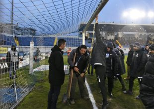 Ρόμπα και στην… Αραβία: «Ένα γήπεδο στην Ελλάδα είχε πιο κοντά δοκάρια»!»