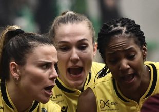 ΑΕΚΑΡΑ «τελειώνει» τον ΠΑΟ στην καυτή Φιλαδέλφεια