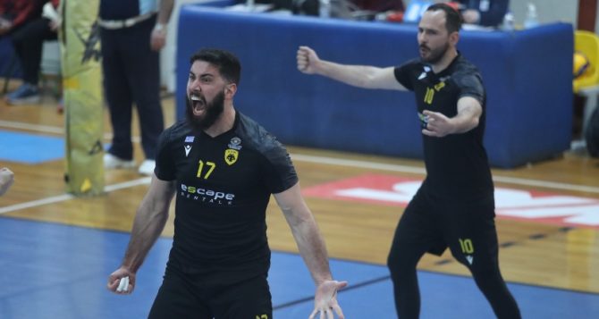 Ισοπέδωσε την Καλαμάτα και πάτησε κορυφή η ΑΕΚΑΡΑ