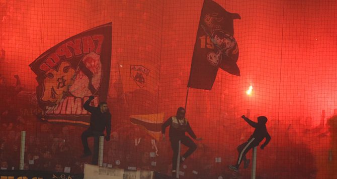Ολλανδικά ΜΜΕ: «Η ΑΕΚ είναι φιλοξενούμενη στις 14 Δεκεμβρίου- Δεν ξέρουμε αν είναι ευπρόσδεκτοι οι οπαδοί»