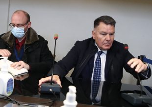 Ο Κούγιας το παραδέχθηκε: «3-5εκατ. πιο κοντά τα δοκάρια – Αντικανονικό το γήπεδο»