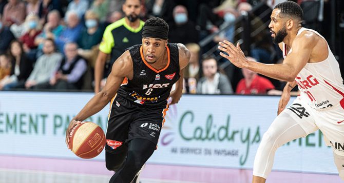 Συμφώνησε με Λεμάρ η Βασίλισσα