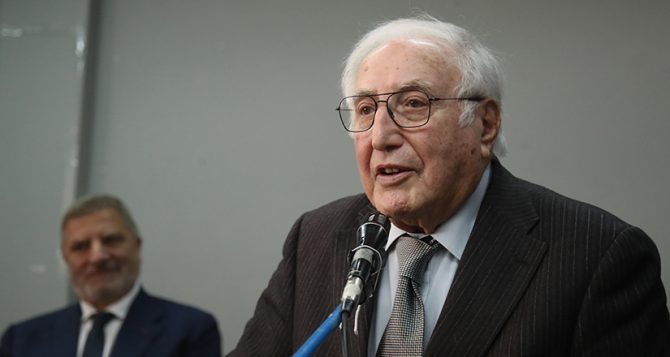 Μπαμπανικολός: «Μεγάλος μαέστρος ο Σάκοτα»
