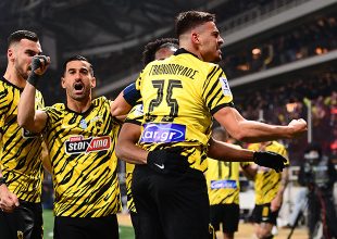 «Καθαρίζει» Λεβαδειακό μέσα στο Ναό