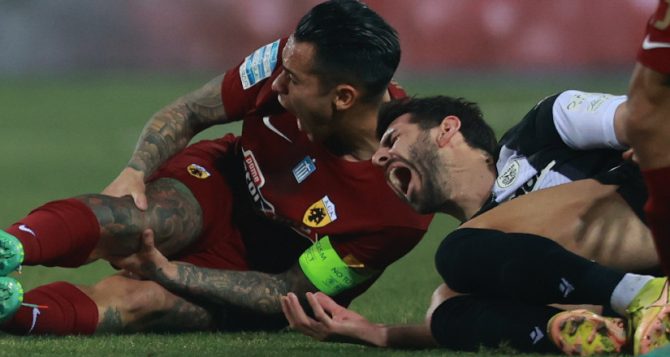 Η ΑΕΚ διαμαρτύρεται για κόκκινες σε Ολιβέιρα-Ινγκασον, έκλεισε τα μάτια ο Εσκάς! Η ΑΕΚ διαμαρτύρεται για κόκκινες σε Ολιβέιρα-Ινγκασον, έκλεισε τα μάτια ο Εσκάς!