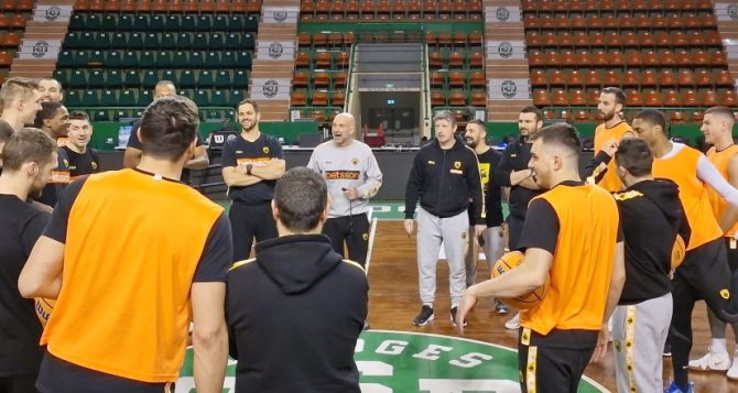 Η προπόνηση της Βασίλισσας στο «Beaublanc» (ΦΩΤΟ)