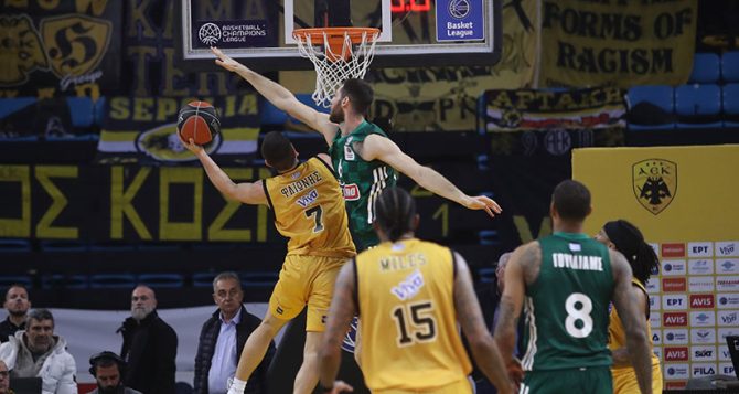 Στο TOP-10 της 20ης αγωνιστικής το απίστευτο καλάθι του Φλιώνη που… αποτελείωσε τον ΠΑΟ (VID)
