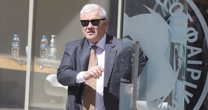 Καλυμμένη η ΑΕΚ απ’ τα λεγόμενα του Μπένετ και περιμένει πράξεις