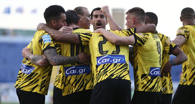 Τους έκλεισε το στόμα με την… μεζούρα!