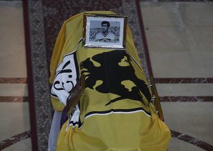 Το ύστατο χαίρε στον Μίμη Παπαιωάννου (VID+PICS)