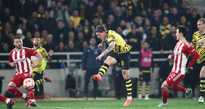 Έχασε το μυαλό της και μετά… ηλεκτροσόκ Έχασε το μυαλό της και μετά… ηλεκτροσόκ