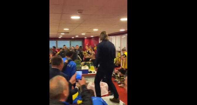 Το πάρτι στα αποδυτήρια- Εκστασιασμένοι παίκτες και Αλμέιδα (VIDEO)