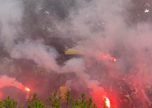 Αναχώρησε η αποστολή της ΑΕΚ – Μεγάλη μοτοπορεία ακολουθεί την ομάδα (vids)