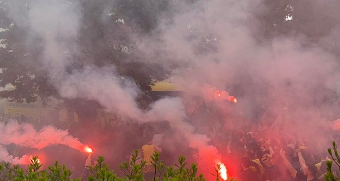 Αναχώρησε η αποστολή της ΑΕΚ – Μεγάλη μοτοπορεία ακολουθεί την ομάδα (vids) Αναχώρησε η αποστολή της ΑΕΚ – Μεγάλη μοτοπορεία ακολουθεί την ομάδα (vids)