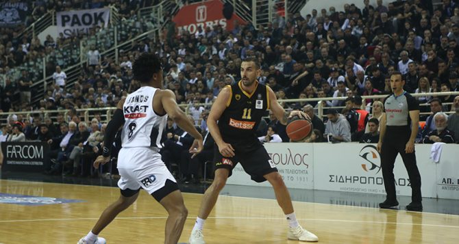 «Σπρώξιμο» σε ΠΑΟΚ και… σφάξιμο στην μαχητική ΑΕΚ