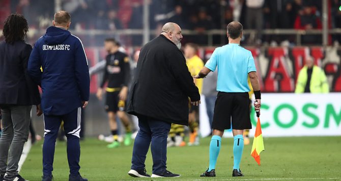 Η… εξυπνάδα του Καραπαπά: «Το δικό μας… τρίτο ντάμπλ ήταν το 1954» (ΦΩΤΟ) Η… εξυπνάδα του Καραπαπά: «Το δικό μας… τρίτο ντάμπλ ήταν το 1954» (ΦΩΤΟ)