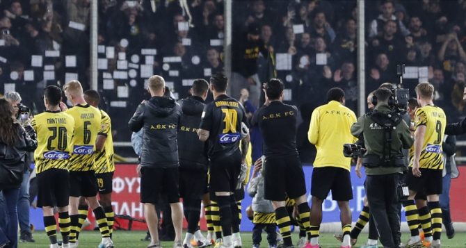 Ο κόσμος κάλεσε τους παίχτες για την τελική αποθέωση (video)