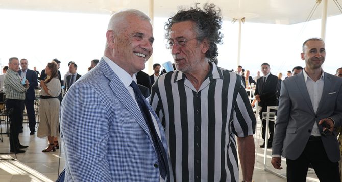 Τριανταφυλλόπουλος σε Χατζηνικολάου: «Τα εκτιμάει κάτι τέτοια ο κ.Βαγγέλης» (pics)