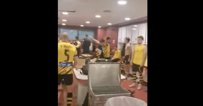 Οι τρελοί πανηγυρισμοί στα αποδυστήρια της ΑΕΚ (VIDEO)