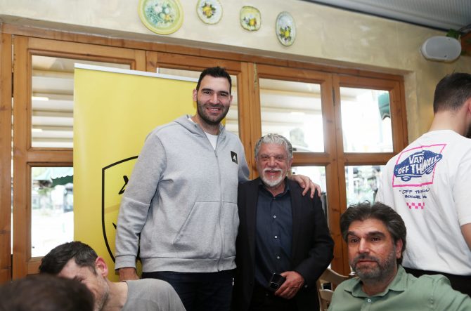 Το αποχαιρετιστήριο γεύμα της Βασίλισσας (PICS)