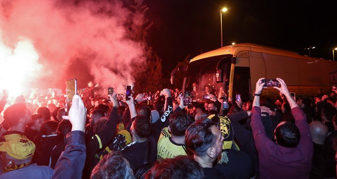 Κάηκε το «Ελ. Βενιζέλος» για την ΑΕΚΑΡΑ (VIDS)