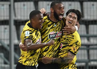 Πω πω τι του έκανε! Νταμπλούχα ΑΕΚΑΡΑ και με δέκα παίκτες