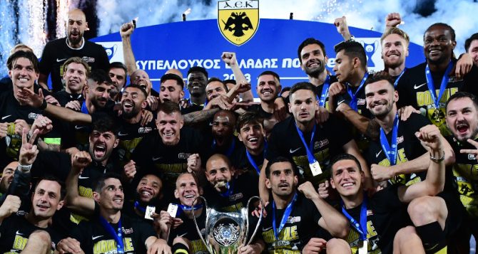 Η απονομή του Κυπέλλου στην Νταμπλούχο ΑΕΚ (pics/video)