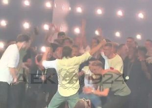 ΕΚΣΤΑΣΙΑΣΜΕΝΟΣ Αλμέιδα – Σε ρυθμούς «Bella Ciao» Πελάδο και παίκτες (VIDEO)