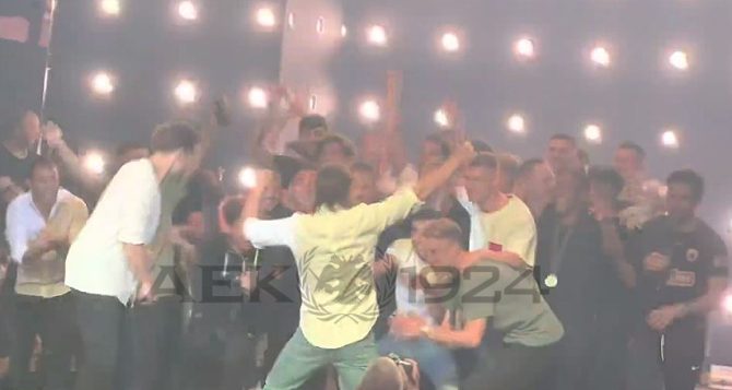 ΕΚΣΤΑΣΙΑΣΜΕΝΟΣ Αλμέιδα – Σε ρυθμούς «Bella Ciao» Πελάδο και παίκτες (VIDEO)