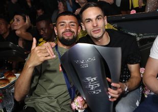 Το τρόπαιο της Πρωταθλήτριας ΑΕΚ επέστρεψε… σπίτι (ΦΩΤΟ)