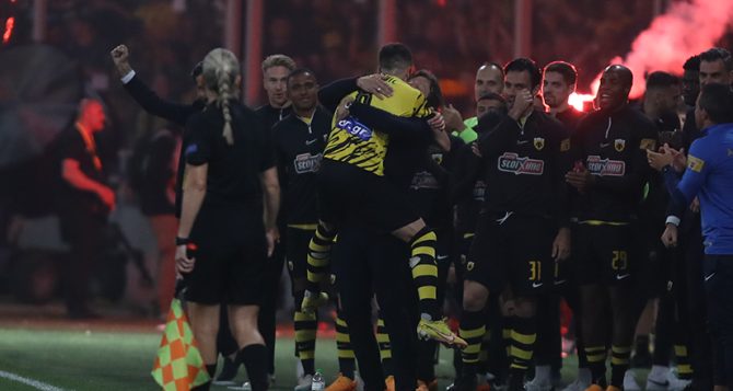 Δεν γκρατιούνται οι παίχτες της ΑΕΚ (video)