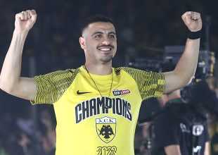 Το συγκινητικό «αντίο» του Γαλανόπουλου: «Η ΑΕΚ είναι τα πάντα για μένα» (ΦΩΤΟ)