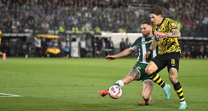 Σένκεφελντ: «Να παίξουμε το ποδόσφαιρο μας και να μείνουμε συγκεντρωμένοι»