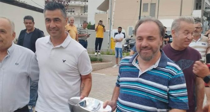 Χαμός και στη Θήβα για το τρόπαιο του πρωταθλήματος! – Παρών και οι Χιώτης – Κασάπης