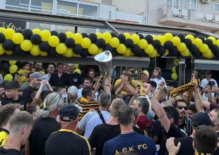 Τρέλα και στον Άγιο Νικόλαο για το τρόπαιο του Πρωταθλήματος (pics)