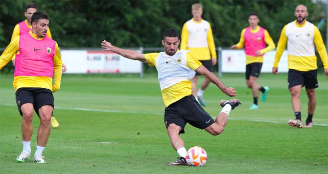 Φωτογραφίες απ’ την πρωινή προπόνηση στο Μπουργκ Χάαμστεντε Φωτογραφίες απ’ την πρωινή προπόνηση στο Μπουργκ Χάαμστεντε