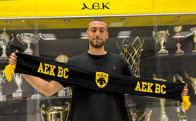 Νετζήπογλου: Τα «κλικ» των υπογραφών (pics)