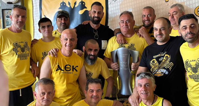 Ο Σ.Φ. ΑΕΚ Ηρακλείου υποδέχτηκε το τρόπαιο του πρωταθλήματος (ΦΩΤΟ)