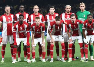 Ο Μπαλικουίσα των Βέλγων σχημάτισε το «Μ» στην κάμερα πριν τη σέντρα