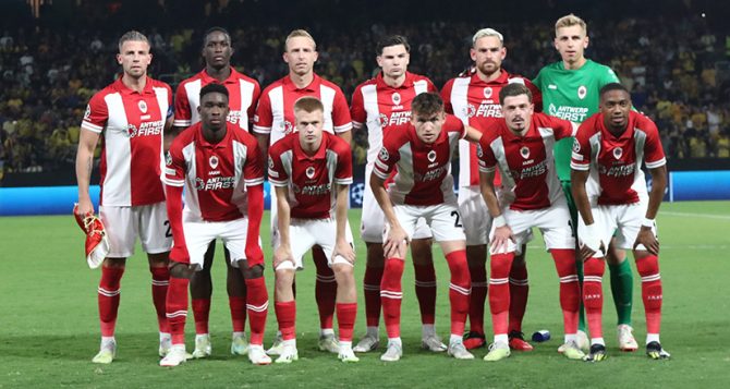 Ο Μπαλικουίσα των Βέλγων σχημάτισε το «Μ» στην κάμερα πριν τη σέντρα