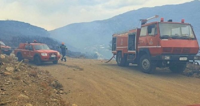 Πυρκαγιά στην Άνδρο από κεραυνούς