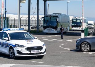 Υπό δρακόντεια μέτρα η άφιξη της ΑΕΚ στο Ζάγκρεμπ (ΦΩΤΟ)