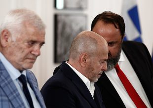 Μελισσανίδης: «Αγνοήστε τους – Εμείς δεν μυξοκλαίμε»
