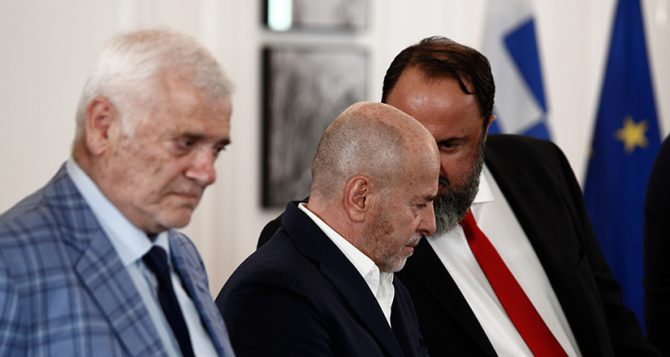Μελισσανίδης: «Αγνοήστε τους – Εμείς δεν μυξοκλαίμε»