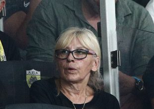 Μητέρα Μιχάλη: «Κοιτούσα στην εξέδρα και τον έβλεπα ζωντανό» (VID)