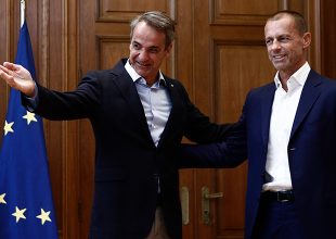 Ο Μητσοτάκης προχώρησε στην εξειδίκευση των μέτρων κατά της οπαδικής βίας