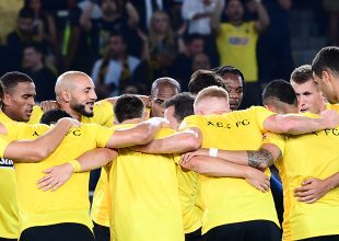 Η άφιξη της ΑΕΚ στην OPAP Arena για το ραντεβού με τ’ αστέρια (VIDEO)