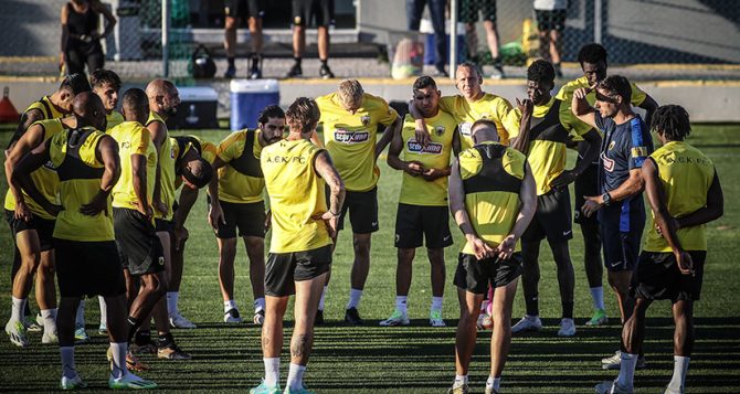 Χωρίς Γκατσίνοβιτς αλλά με Βίντα η αποστολή της ΑΕΚ για Ζάγκρεμπ