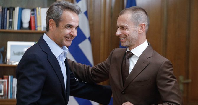 Συνάντηση Μητσοτάκη – Τσέφεριν στις 16/8, προσκλήθηκαν Μαρινάκης, Αλαφούζος, Μελισσανίδης και Σαββίδης